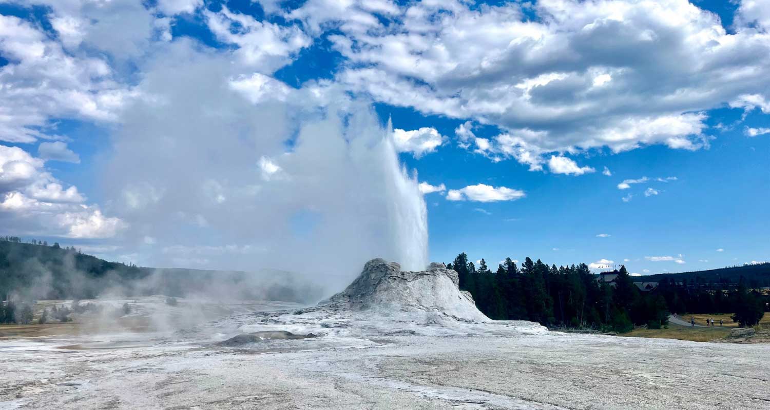 yellowstone geyser